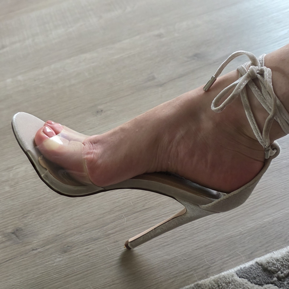 Fashion Nova Metallic Silver Heels - Picture 6 of 6